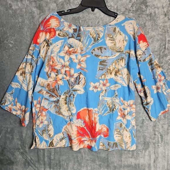 Soft Surroundings medium top blue floral short sleeve rayon spandex - Picture 7 of 9